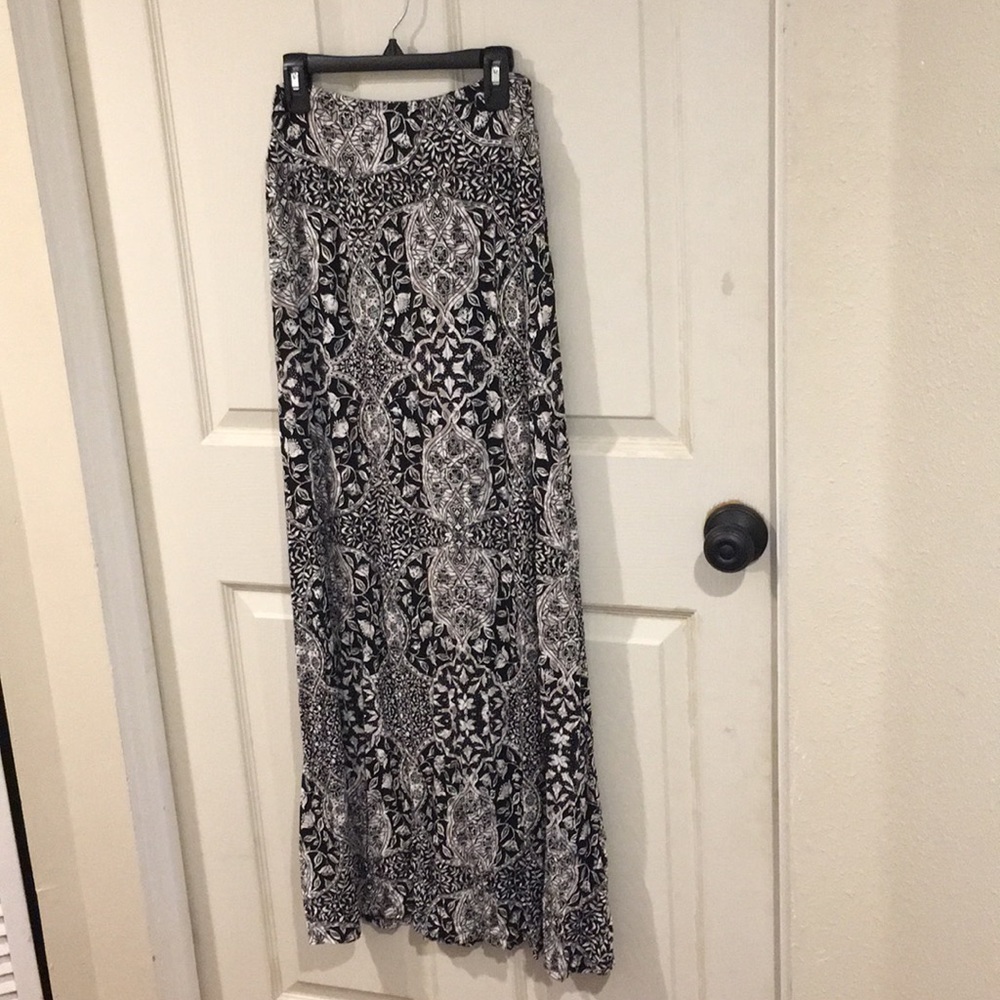 Maxi skirt. Never worn, but no tags.